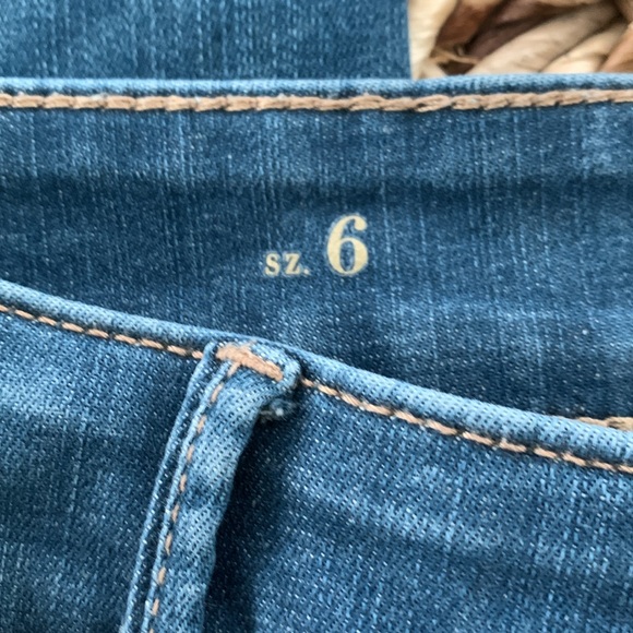 WHBM Embroidered Cuff Skinny Crop - Picture 14 of 16